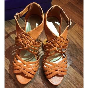 Madden Girl Kenyyaa Orange Sandals